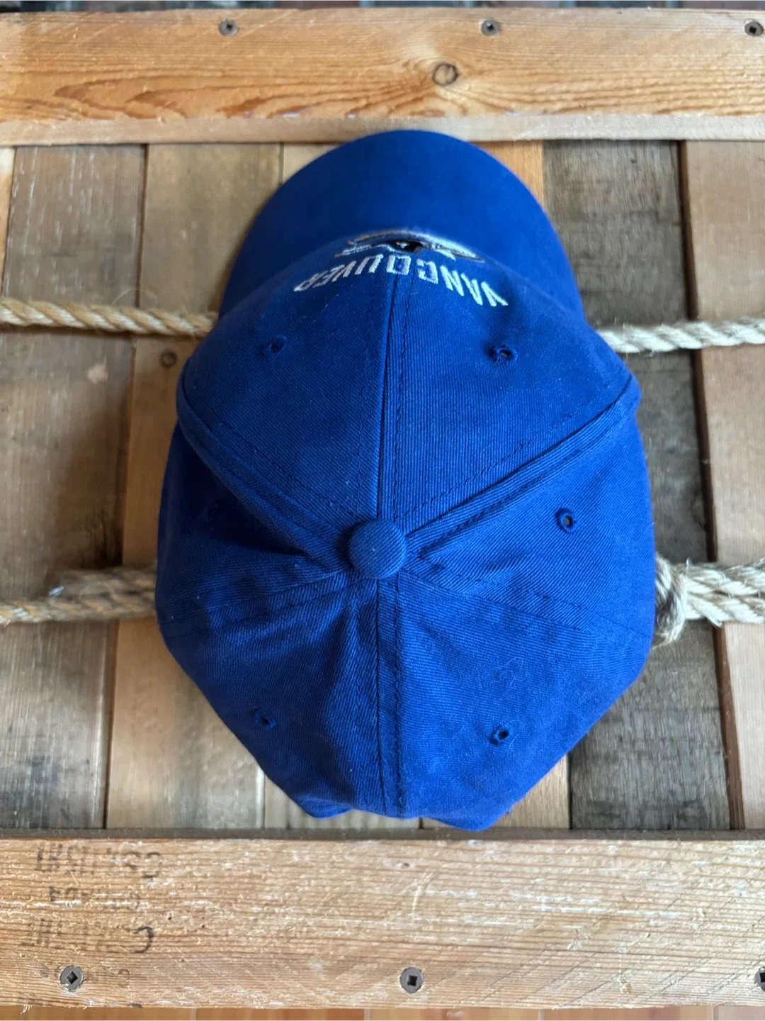 🎉  Vancouver Canucks “Fan Favourite “ Baseball Hat - One Size 🎉 image indicator(8)