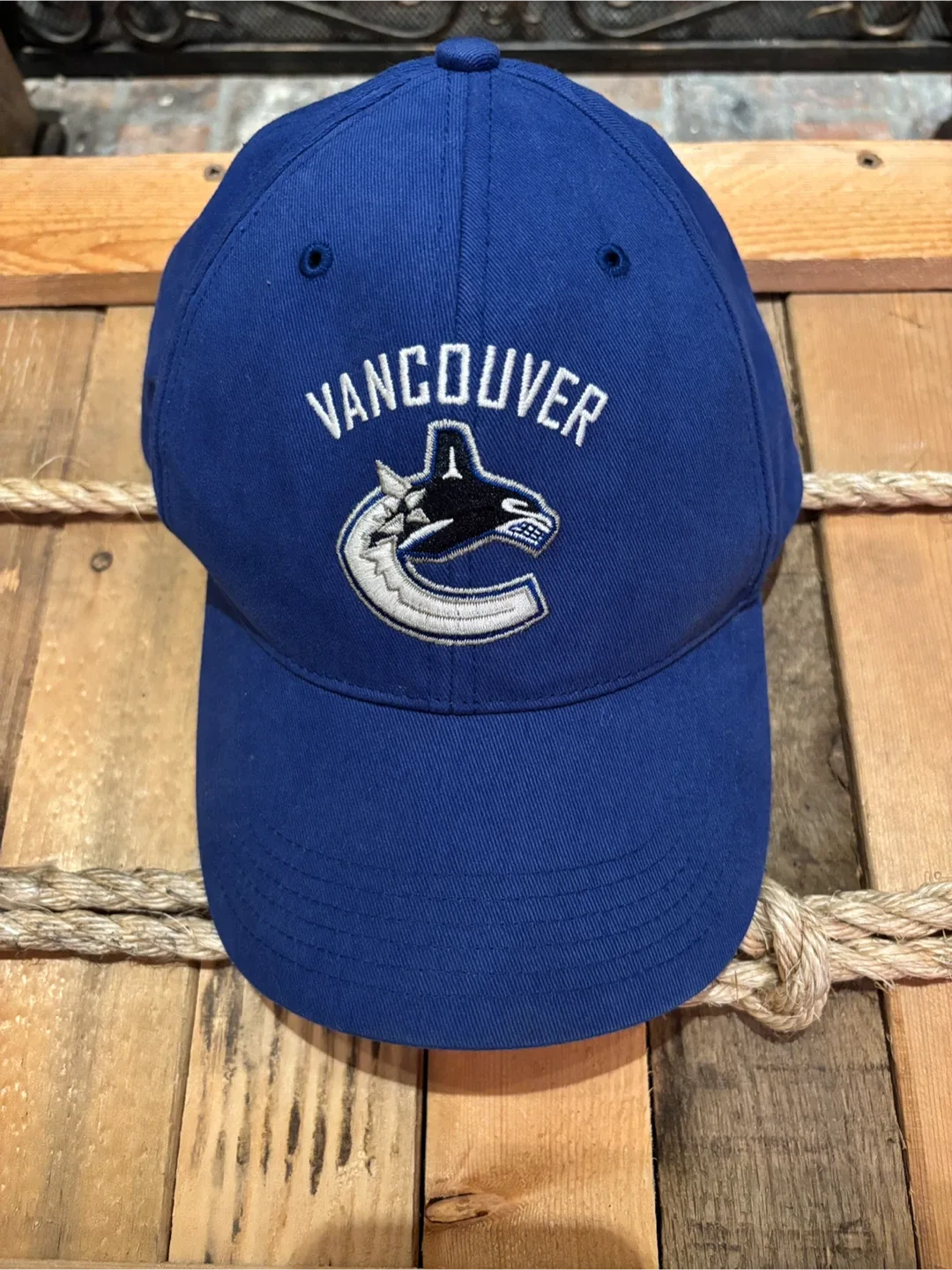 🎉  Vancouver Canucks “Fan Favourite “ Baseball Hat - One Size 🎉