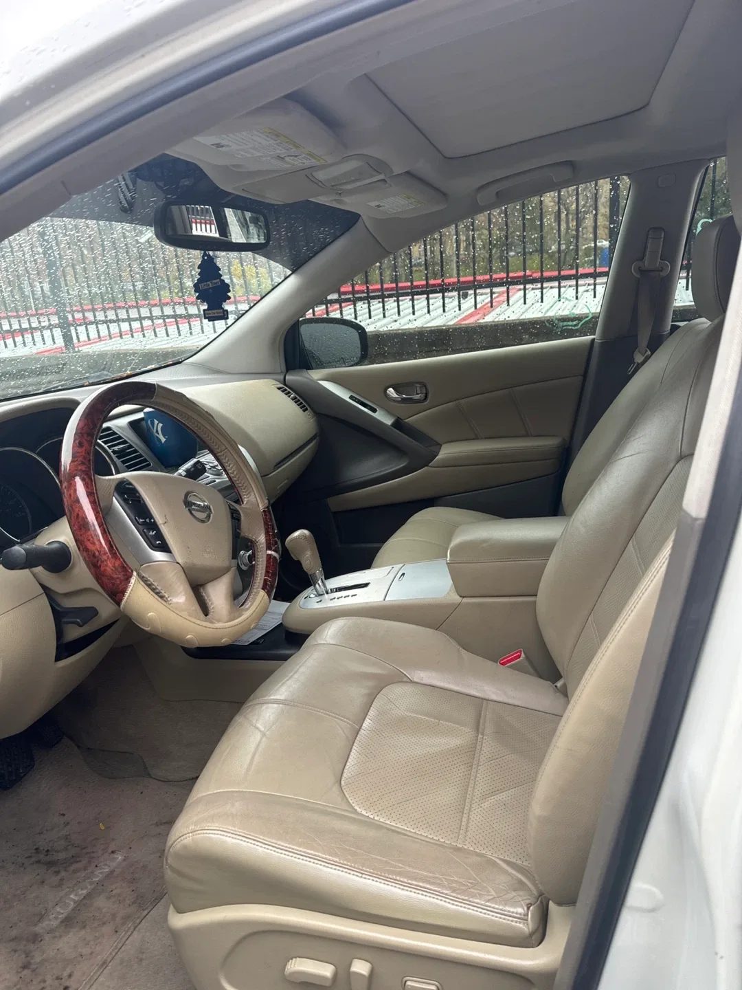 Nissan Murano Beige Leather Rear Seats image indicator(10)