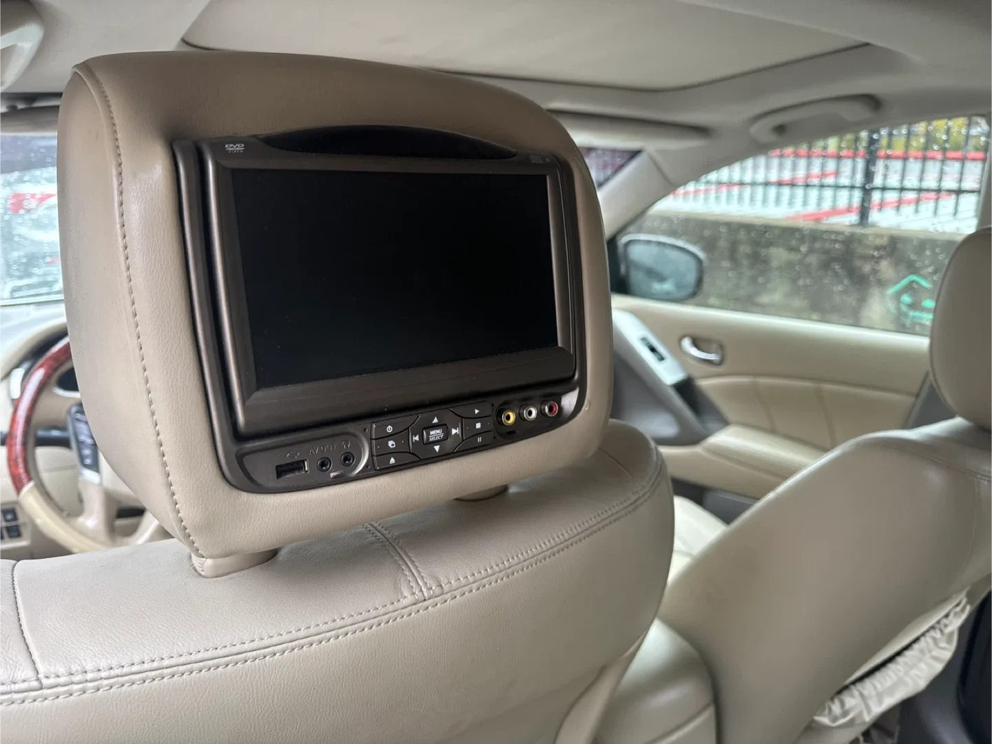 Nissan Murano Beige Leather Rear Seats image indicator(7)