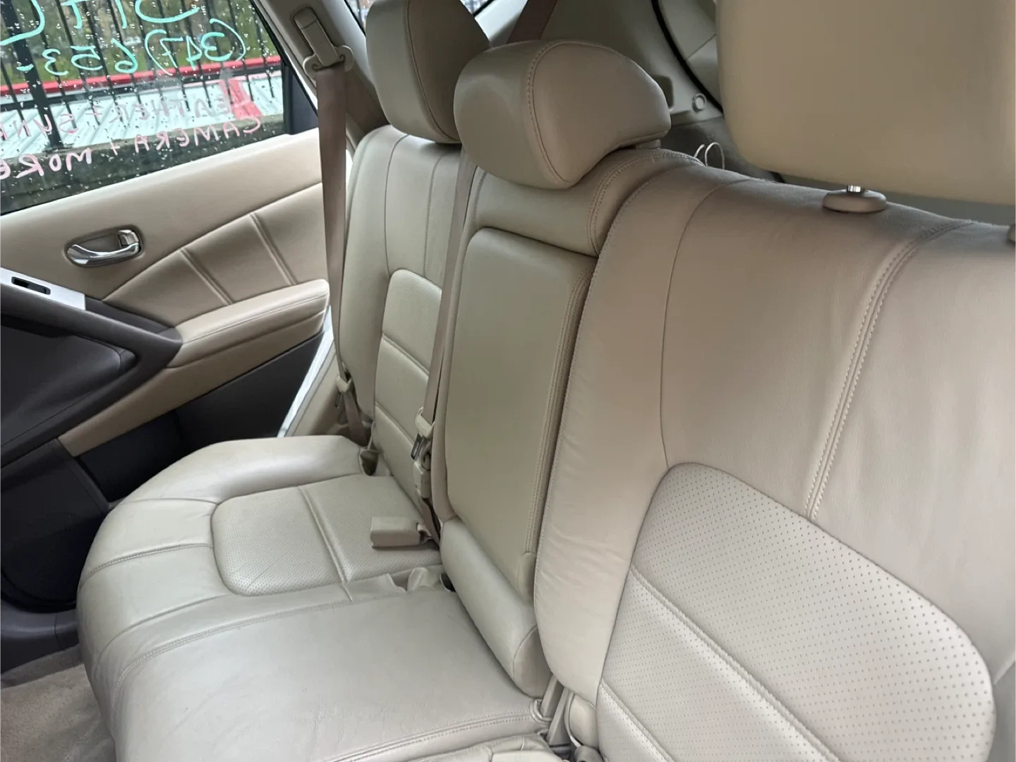 Nissan Murano Beige Leather Rear Seats image indicator(5)