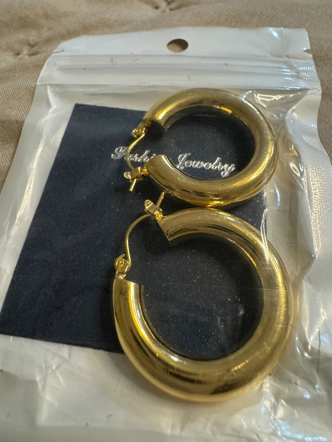 Gold Hoop Earrings - Fashion Jewelry image indicator(4)