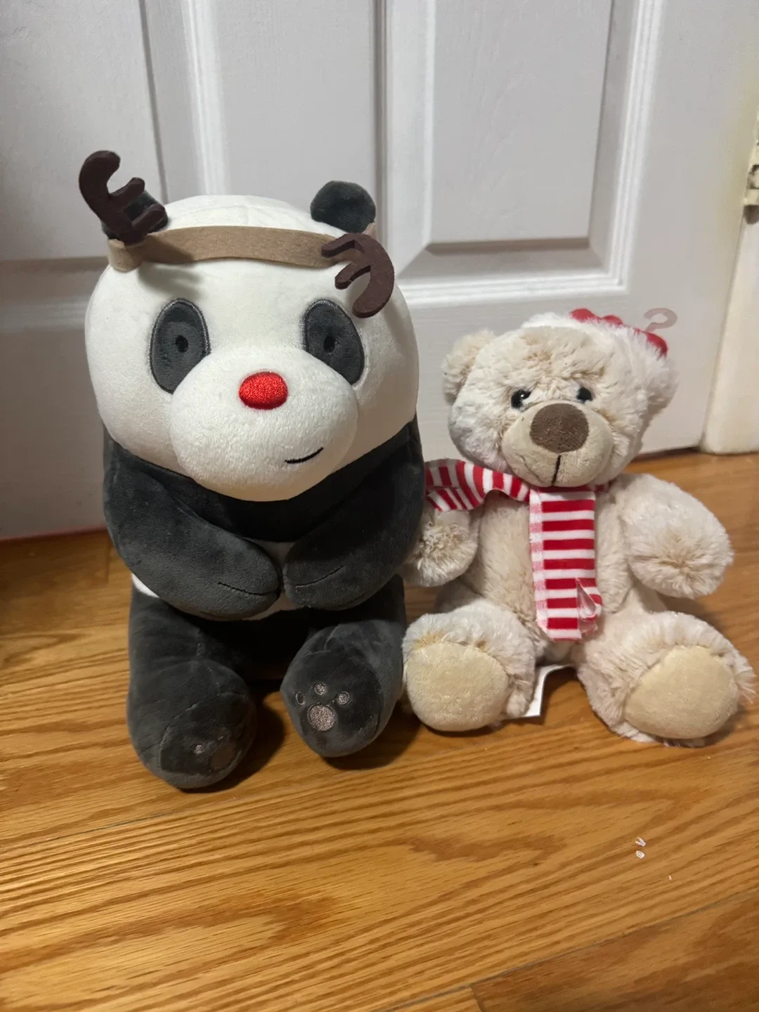 Christmas plushy duo