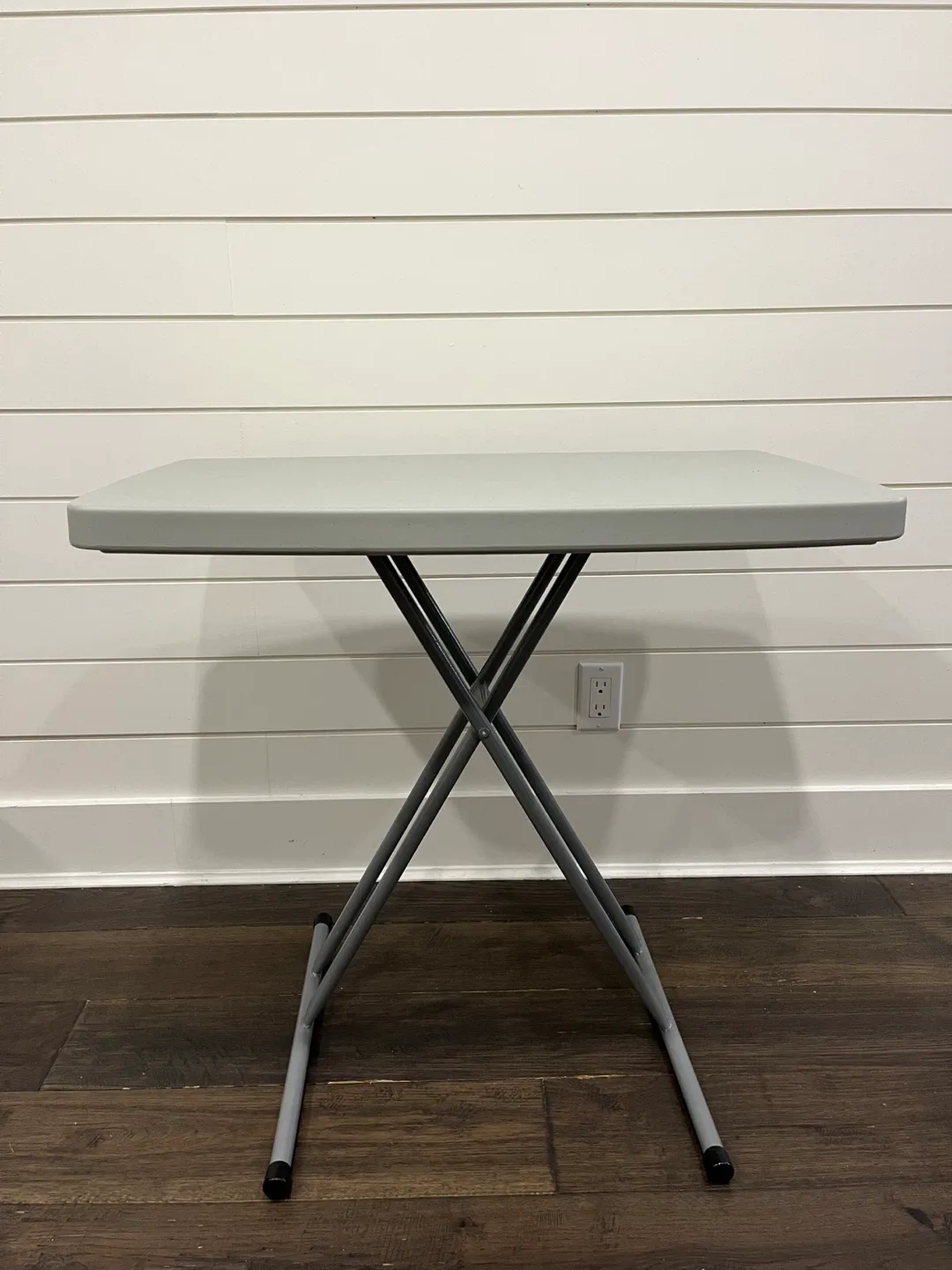 Folding Table - Compact & Portable image indicator(4)