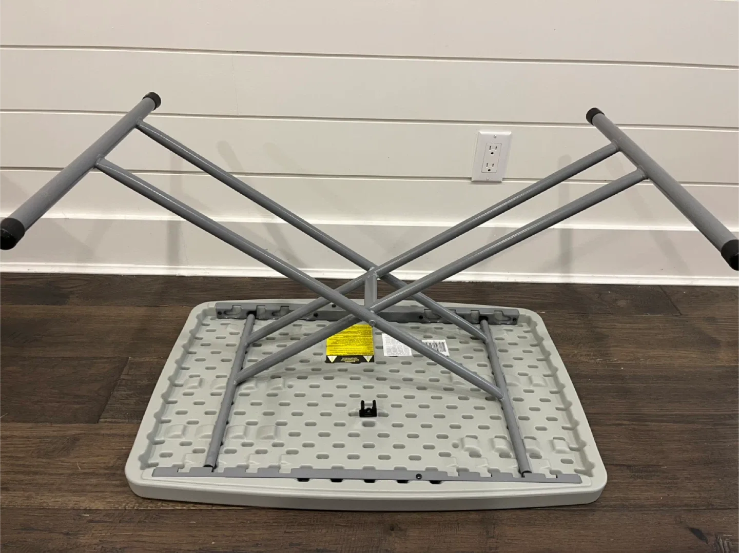 Folding Table - Compact & Portable image indicator(3)