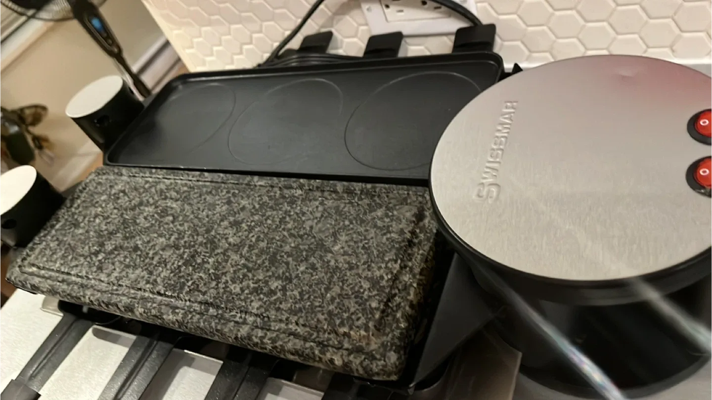 Swissmar Swivel Raclette Grill for 8 - Like New!