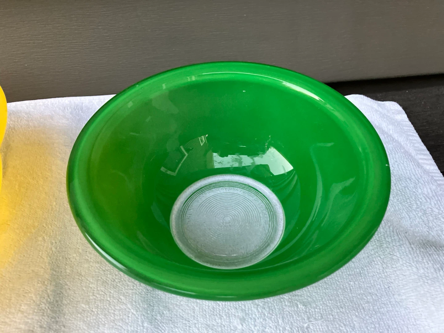 Vintage Pyrex Primary Mixing Bowls - Set of 4