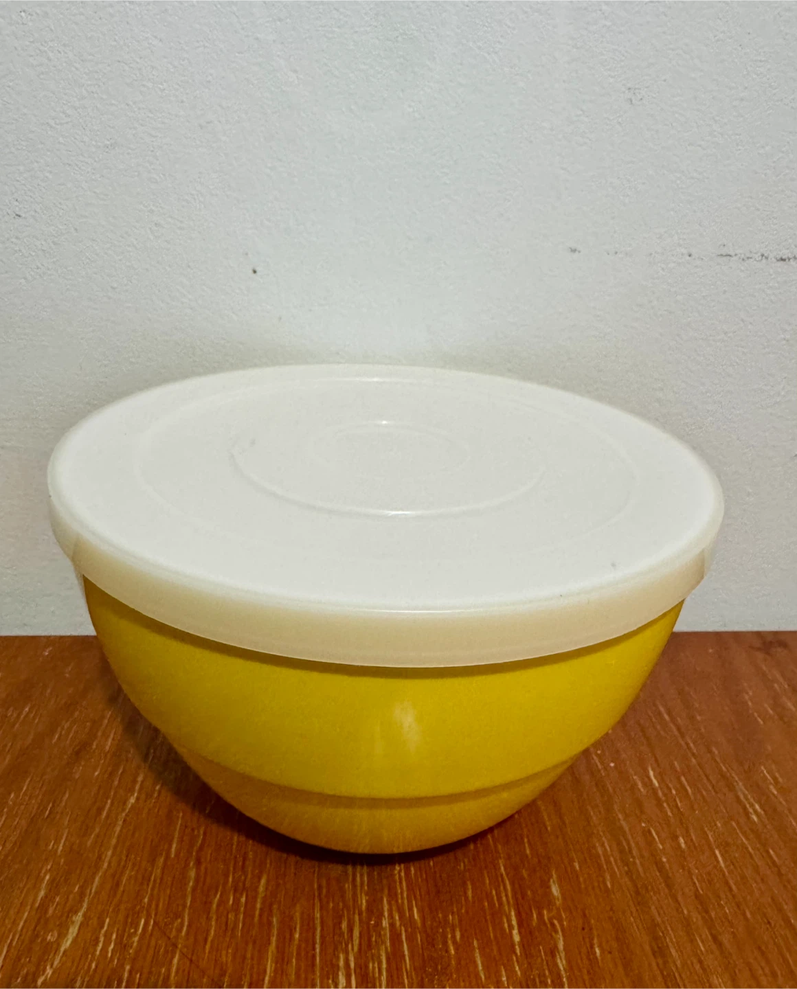 Vintage Mixing Bowls with Lids - Set of 3 - photo 5