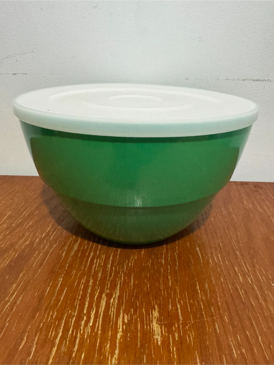 Vintage Mixing Bowls with Lids - Set of 3 - photo 3