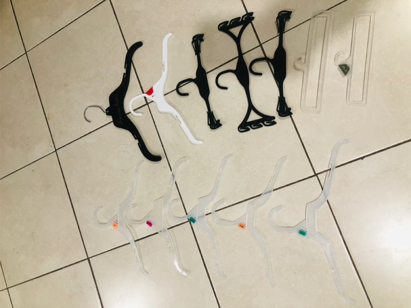 Clothes Hangers - Black & White image indicator(7)