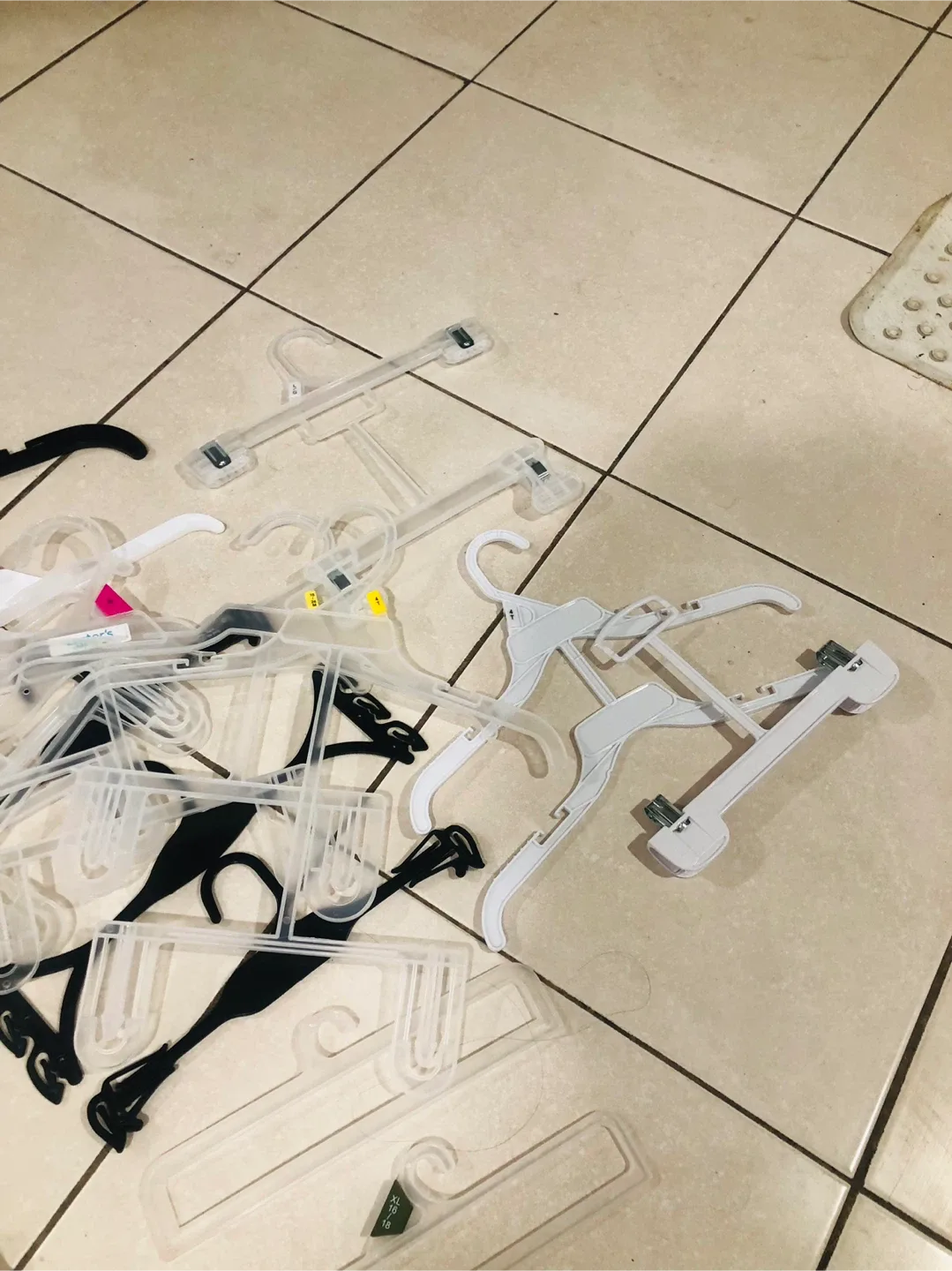 Clothes Hangers - Black & White image indicator(2)