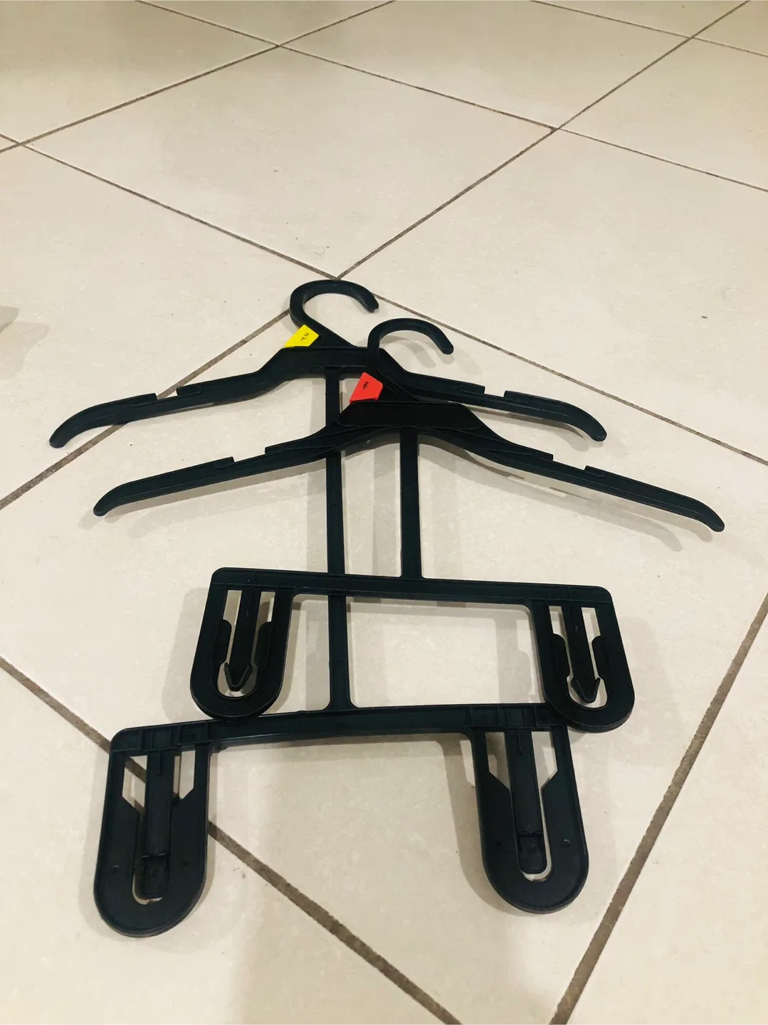 Clothes Hangers - Black & White image indicator(9)