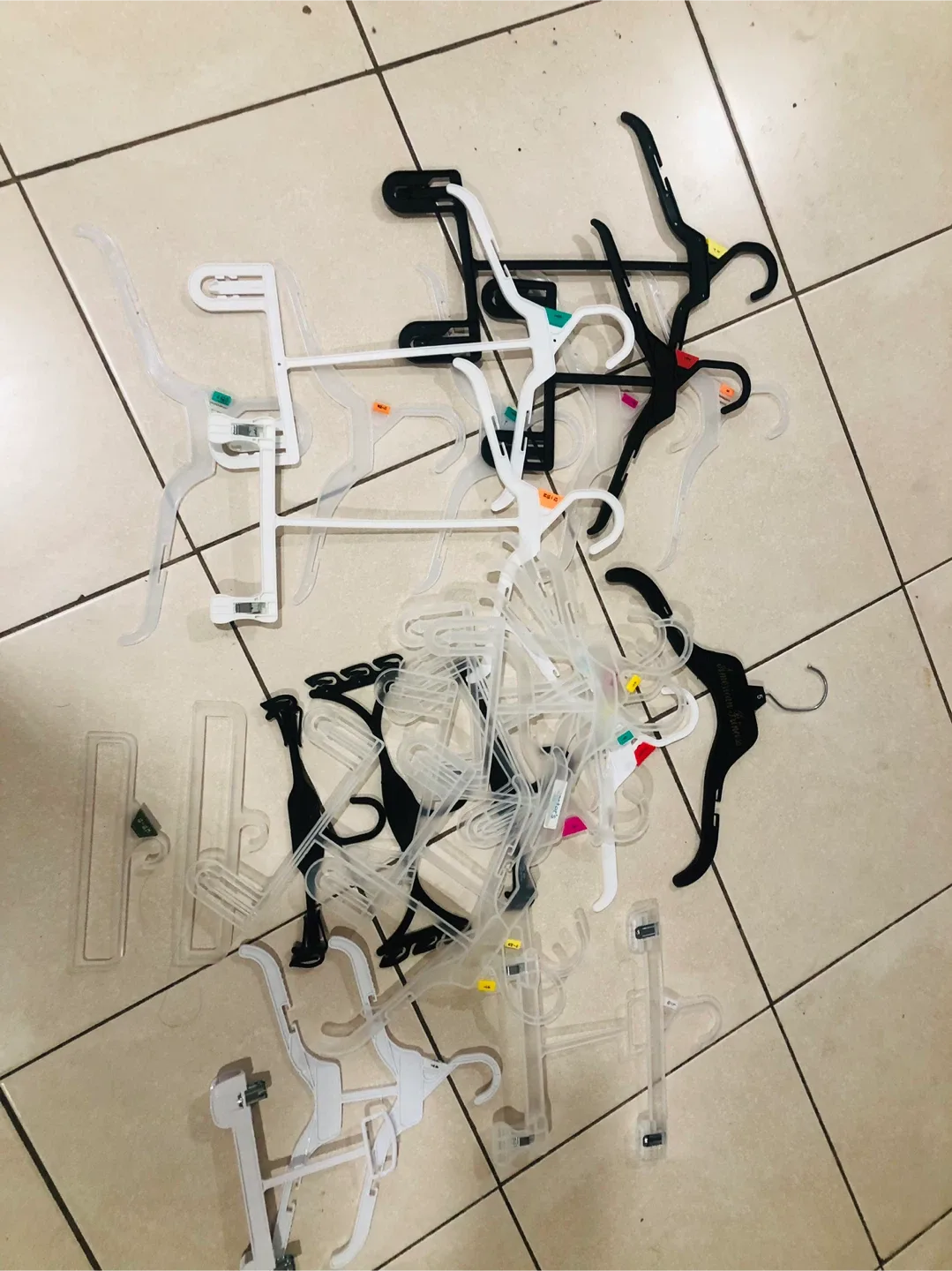 Clothes Hangers - Black & White image indicator(3)