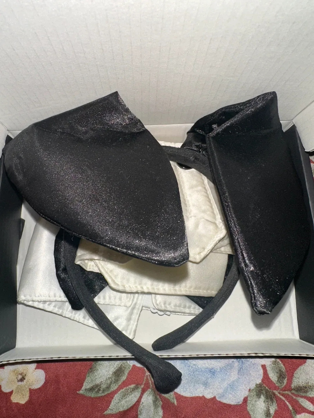 KESOOCORAY 3pcs Bunny Costume - New in Box image indicator(2)