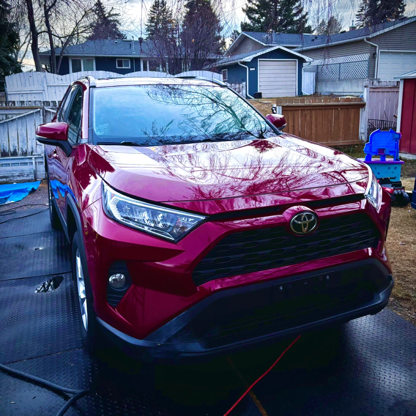 2020 Toyota RAV4 XLE – 116,000 km (Excellent Condition) - photo 2