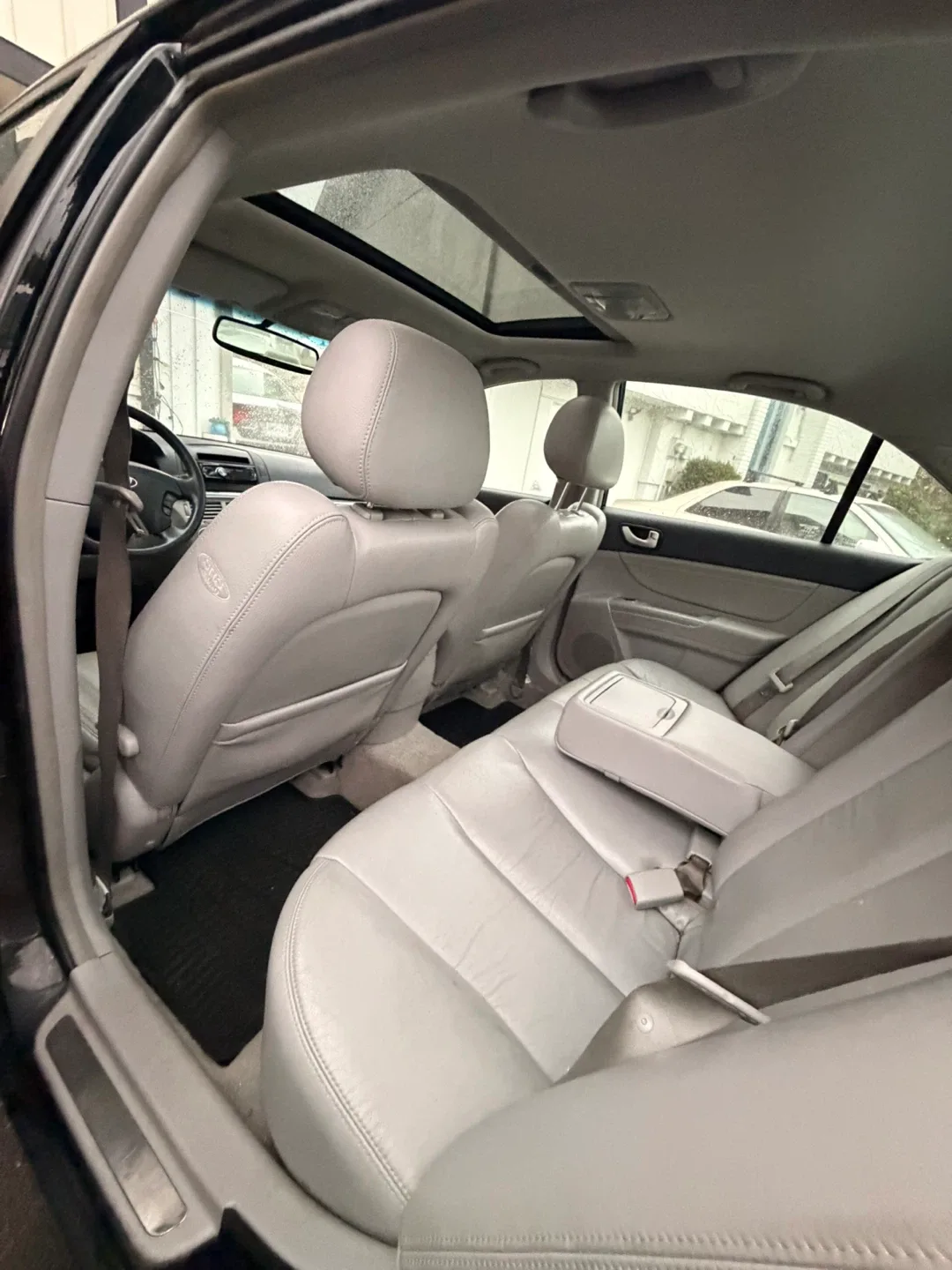 Black Hyundai Sonata Sedan image indicator(5)