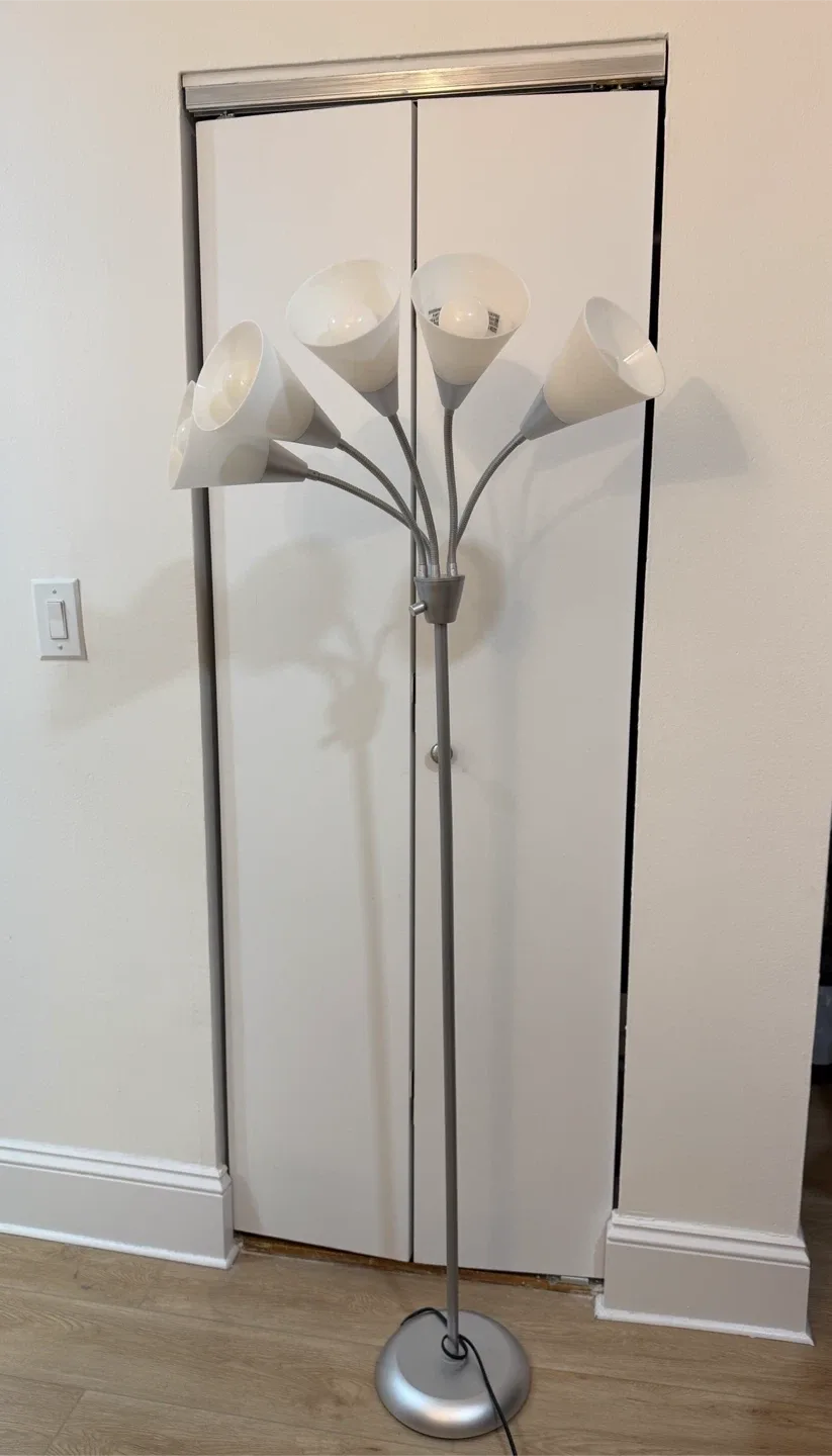 5-Light Floor Lamp (Tall, 5 adjustable heads) image indicator(2)