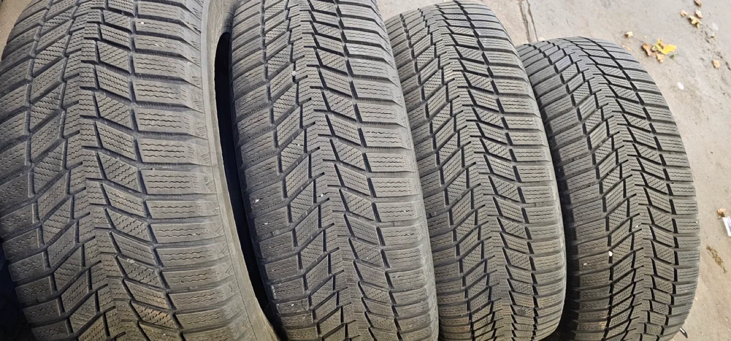 Continental Winter Tires - 245/60R18 image indicator(3)