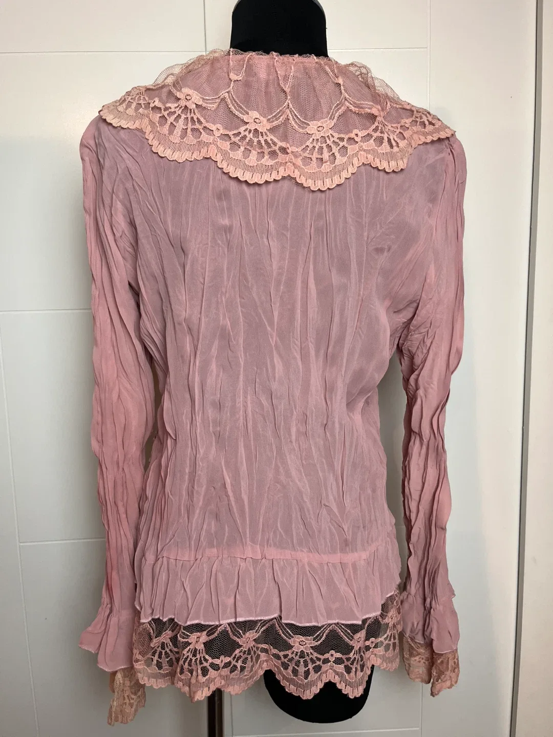 Artico Pink Lace Blouse image indicator(3)