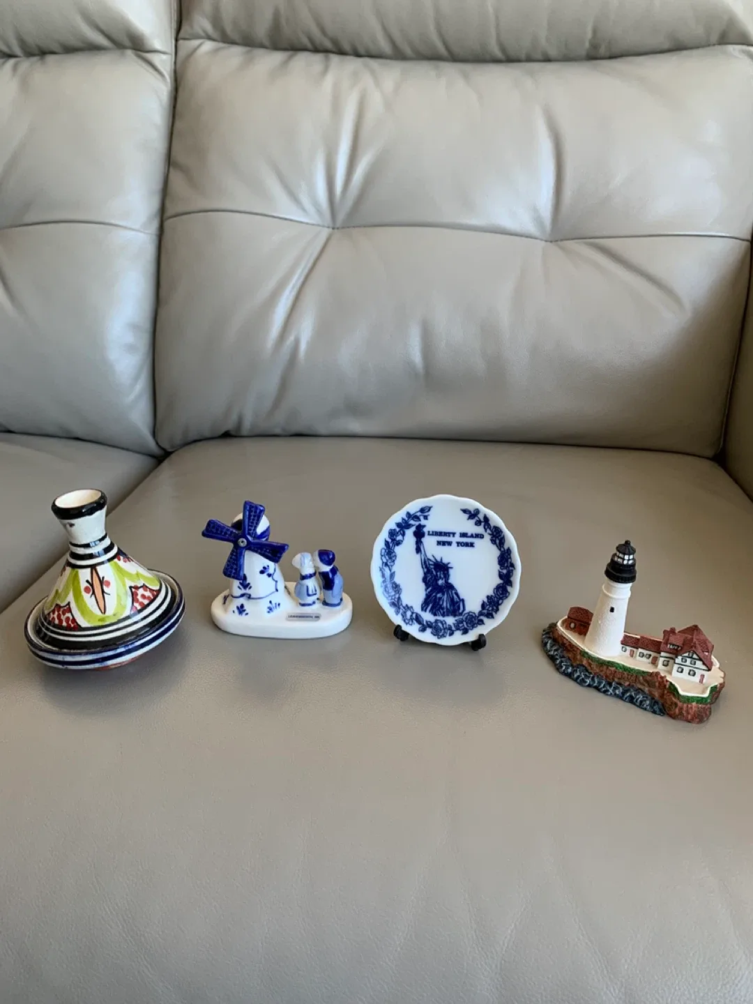 “ Had Made Collectible Home Decor s from Various Countries” ! image indicator(2)