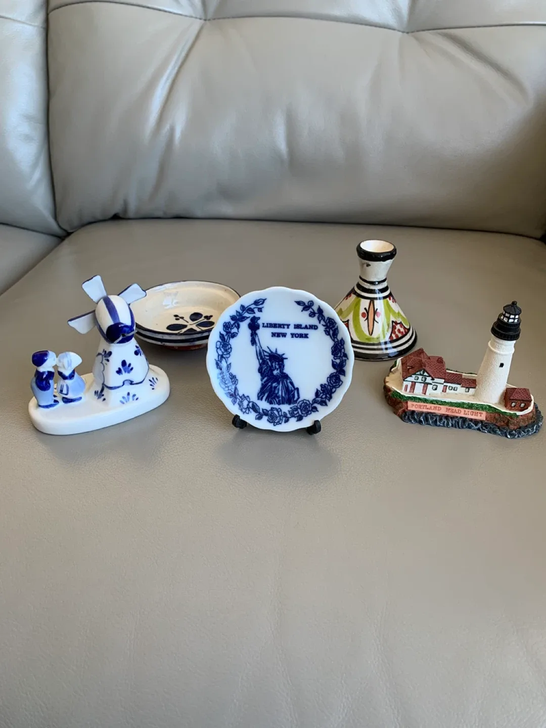 “ Had Made Collectible Home Decor s from Various Countries” ! image indicator(3)