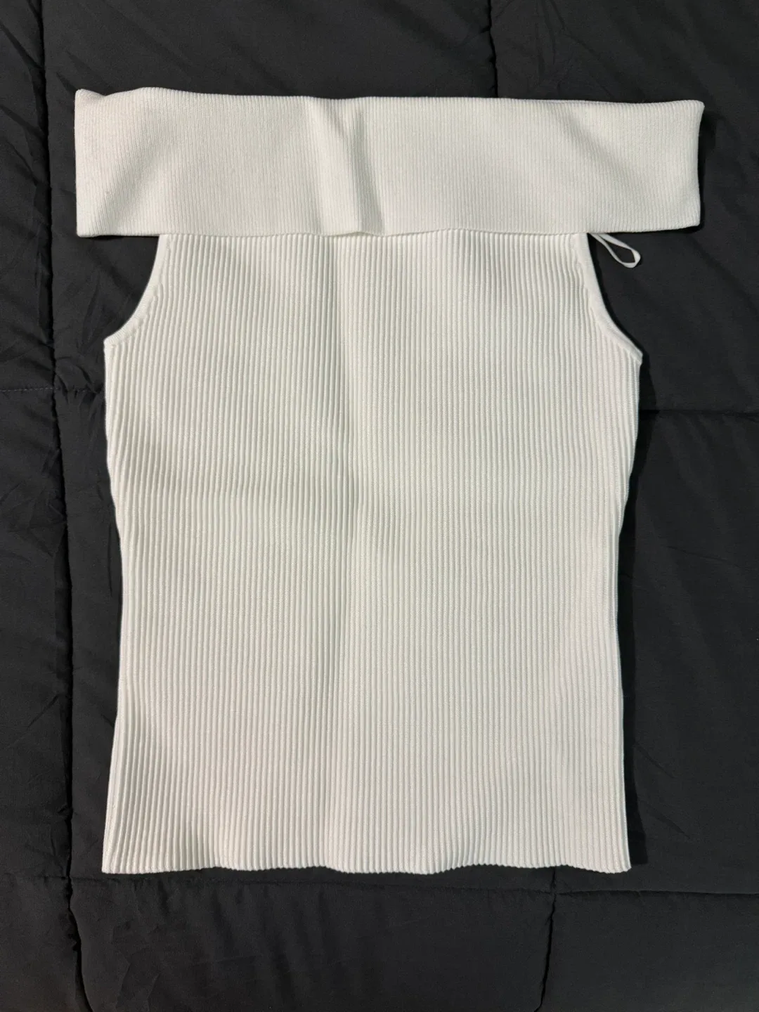 Aritzia Babaton Sculpt Knit Top - White - Size M image indicator(2)