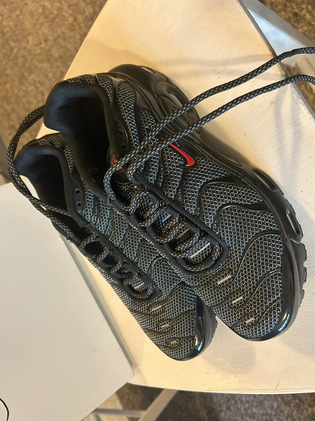Nike Air Max Plus TN Black/Red, US 6Y