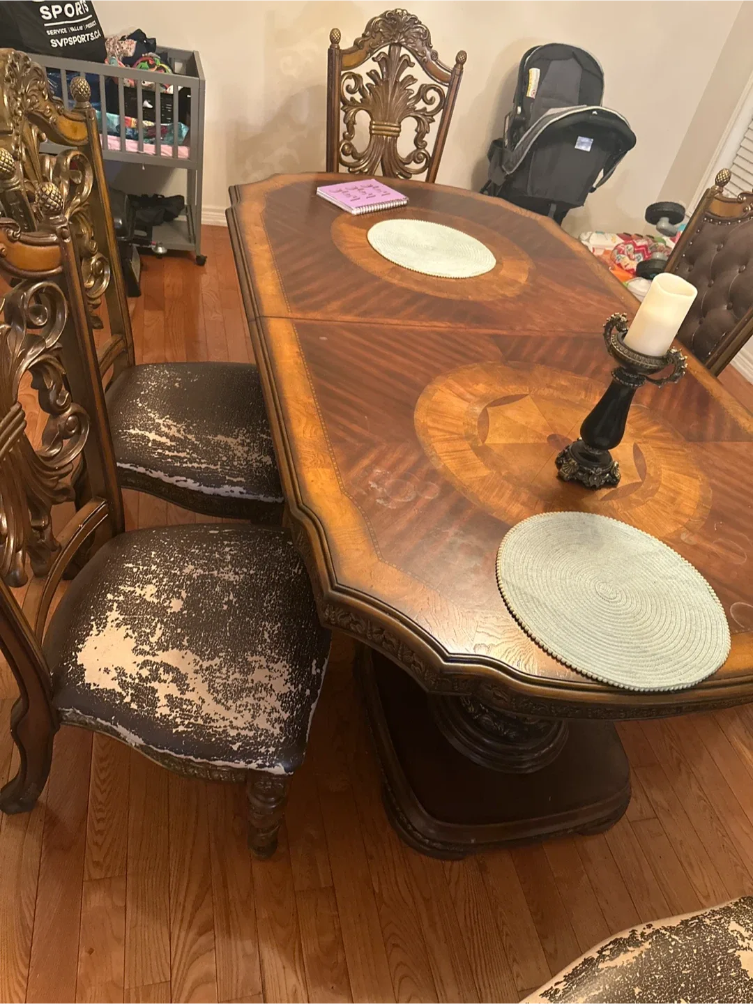Ornate Dining Table with 6 Chairs image indicator(2)