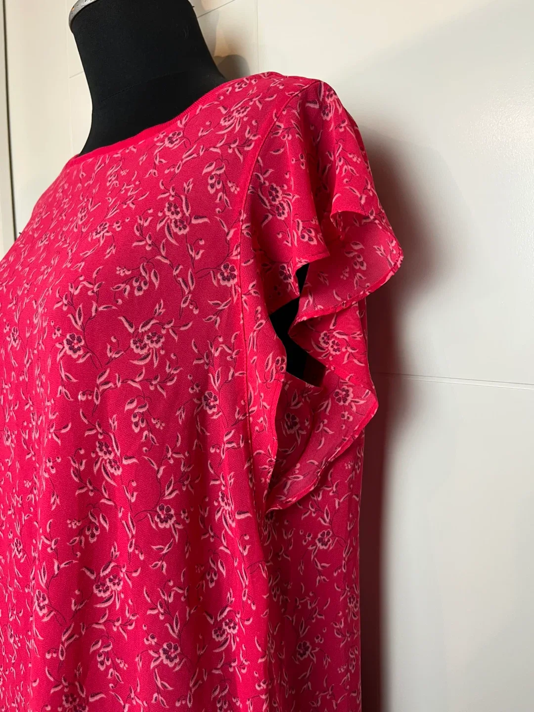 Pink Floral Blouse image indicator(3)