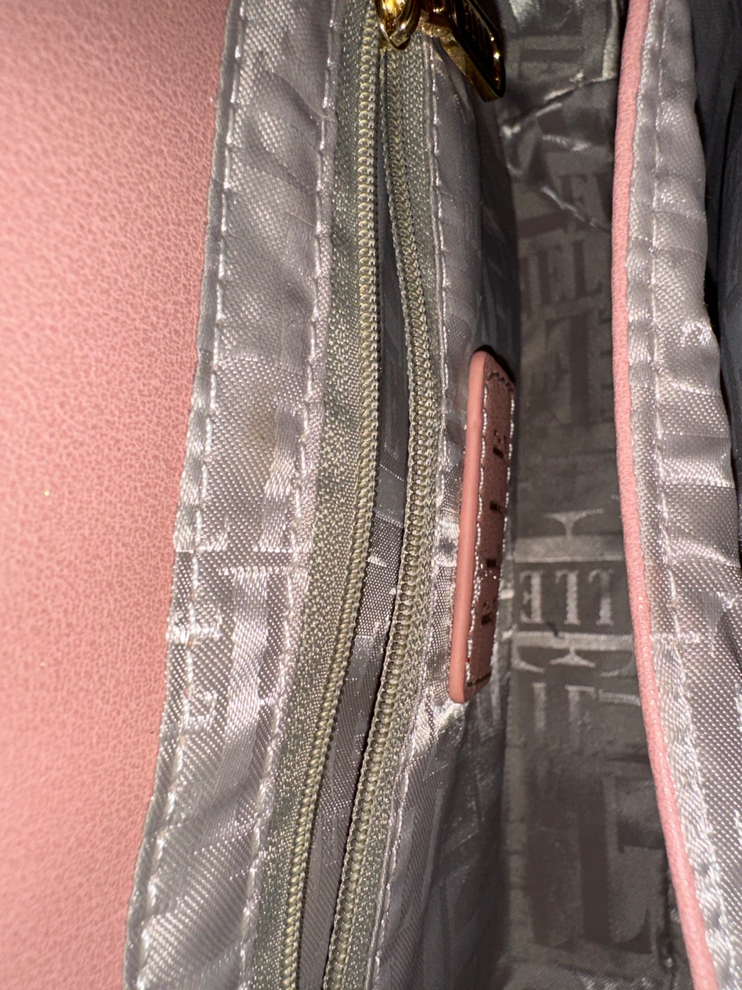 ELLE Pink Handbag - Like New! - photo 5