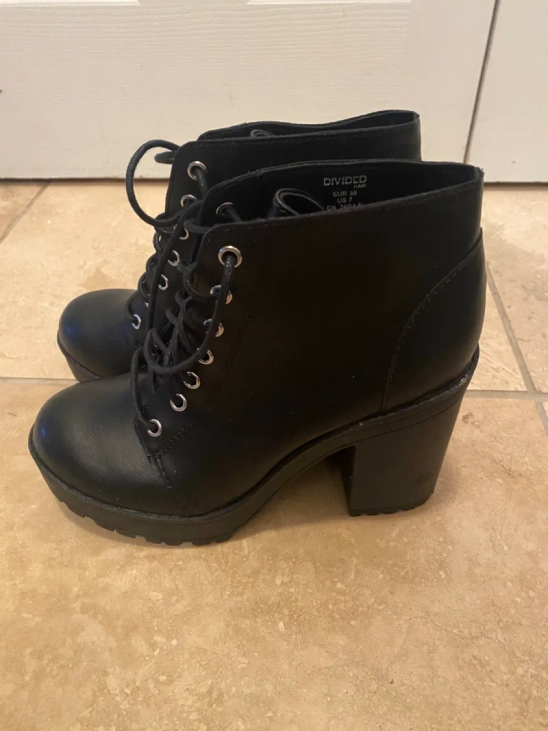 Divided Black Heeled Ankle Boots image indicator(3)