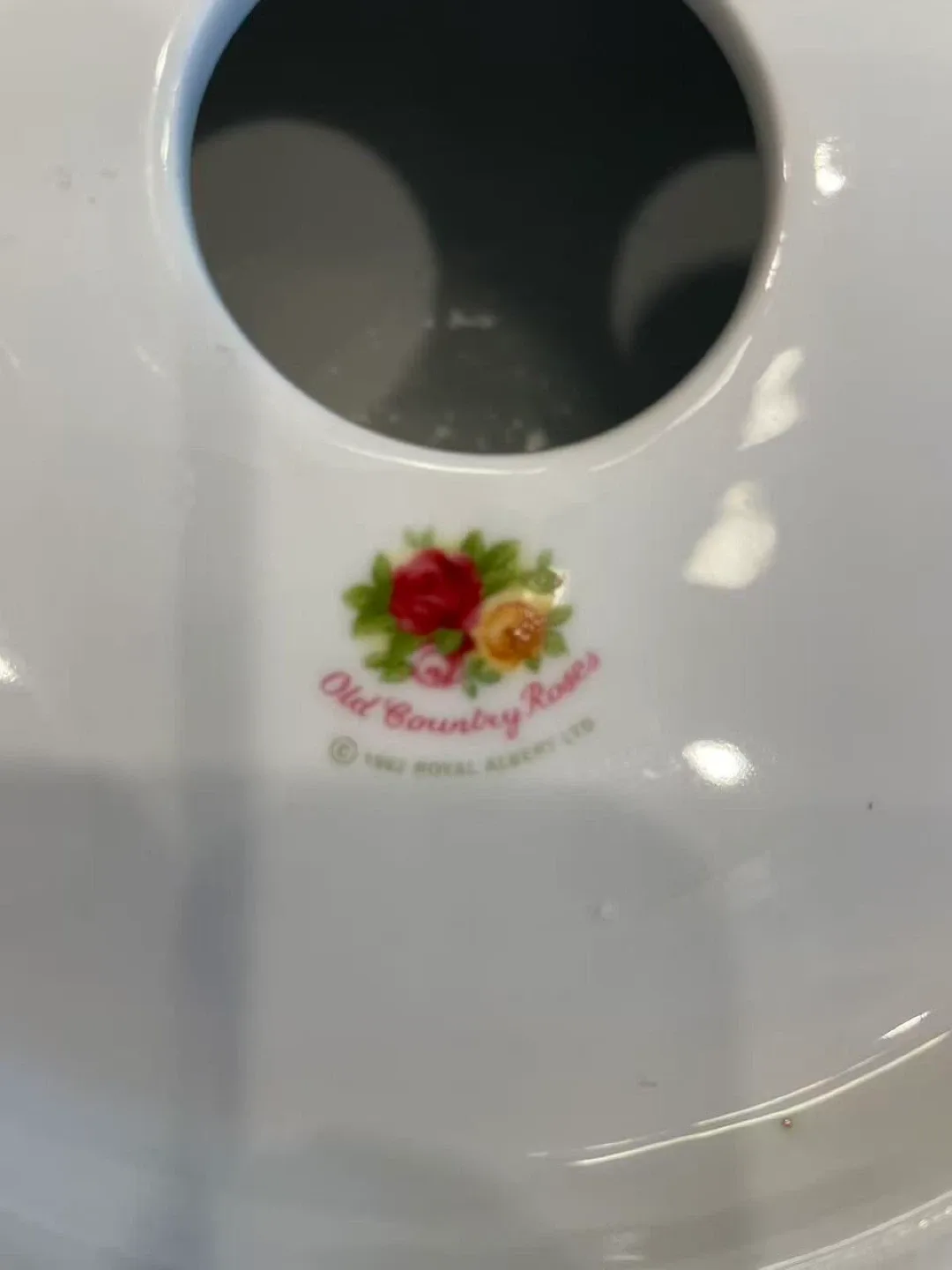 🌹 Royal Albert Old Country Roses Pedestal Bowl (1980s–1990s) image indicator(4)