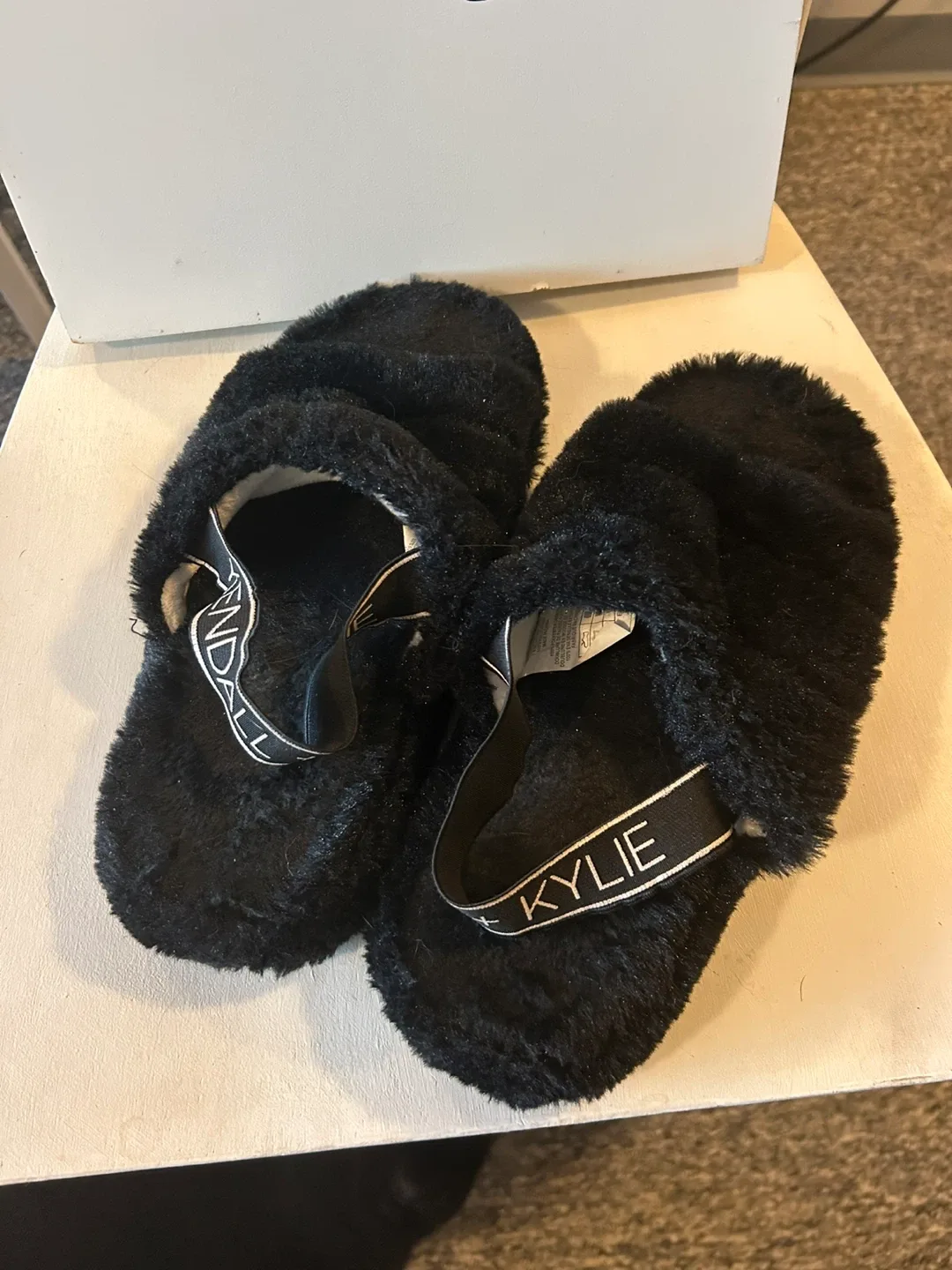 Kendall + Kylie Black Fuzzy Slides - Size 9 image indicator(2)