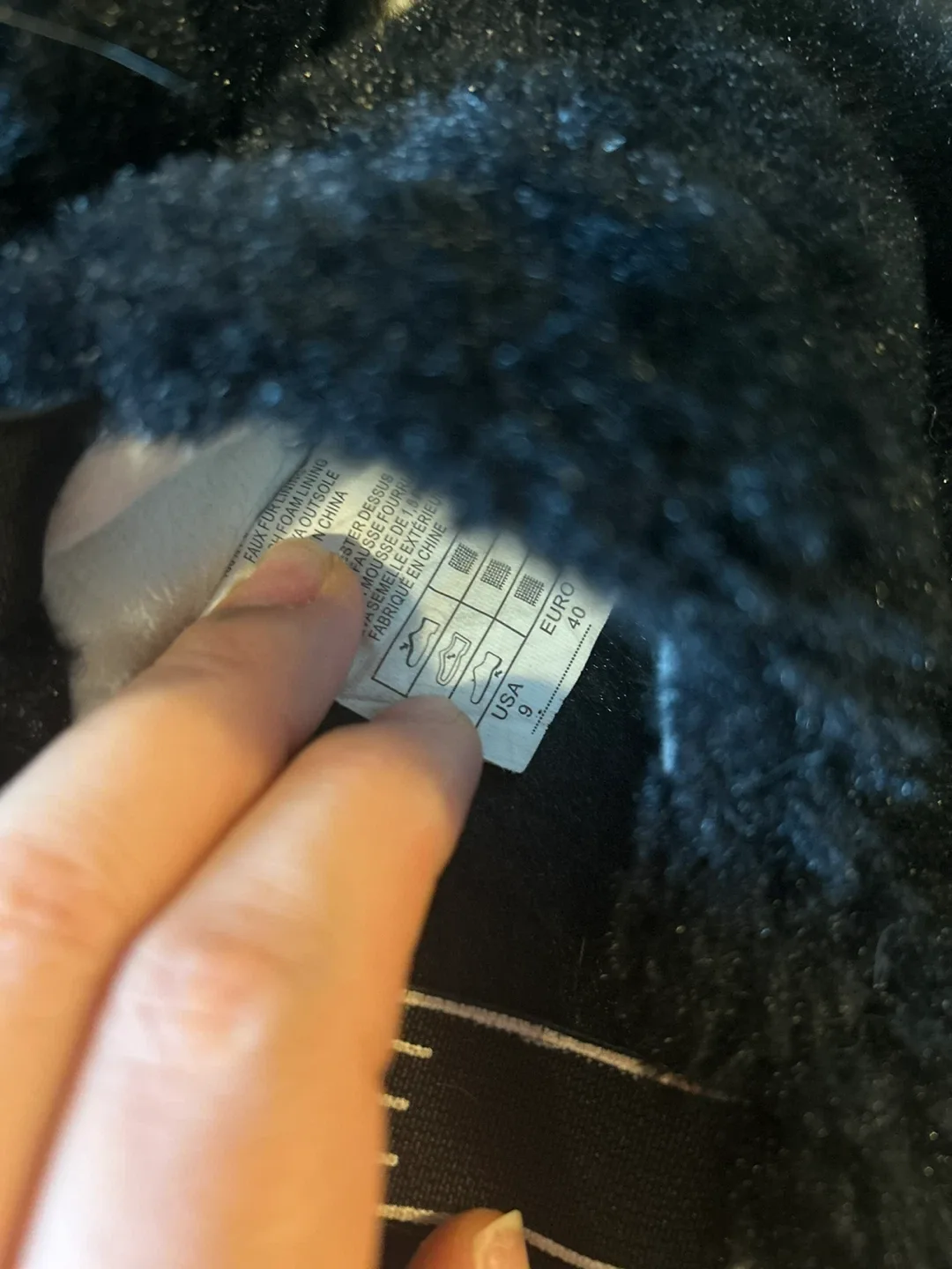 Kendall + Kylie Black Fuzzy Slides - Size 9 image indicator(3)