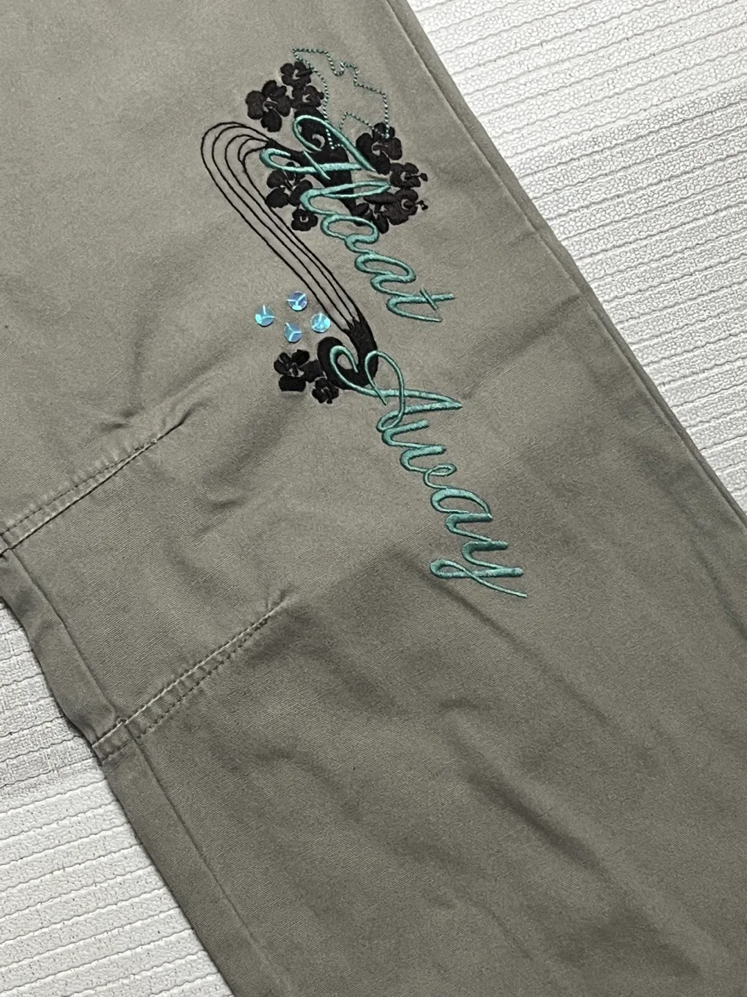 BLENDShe Olive Green Pants - Size L image indicator(4)