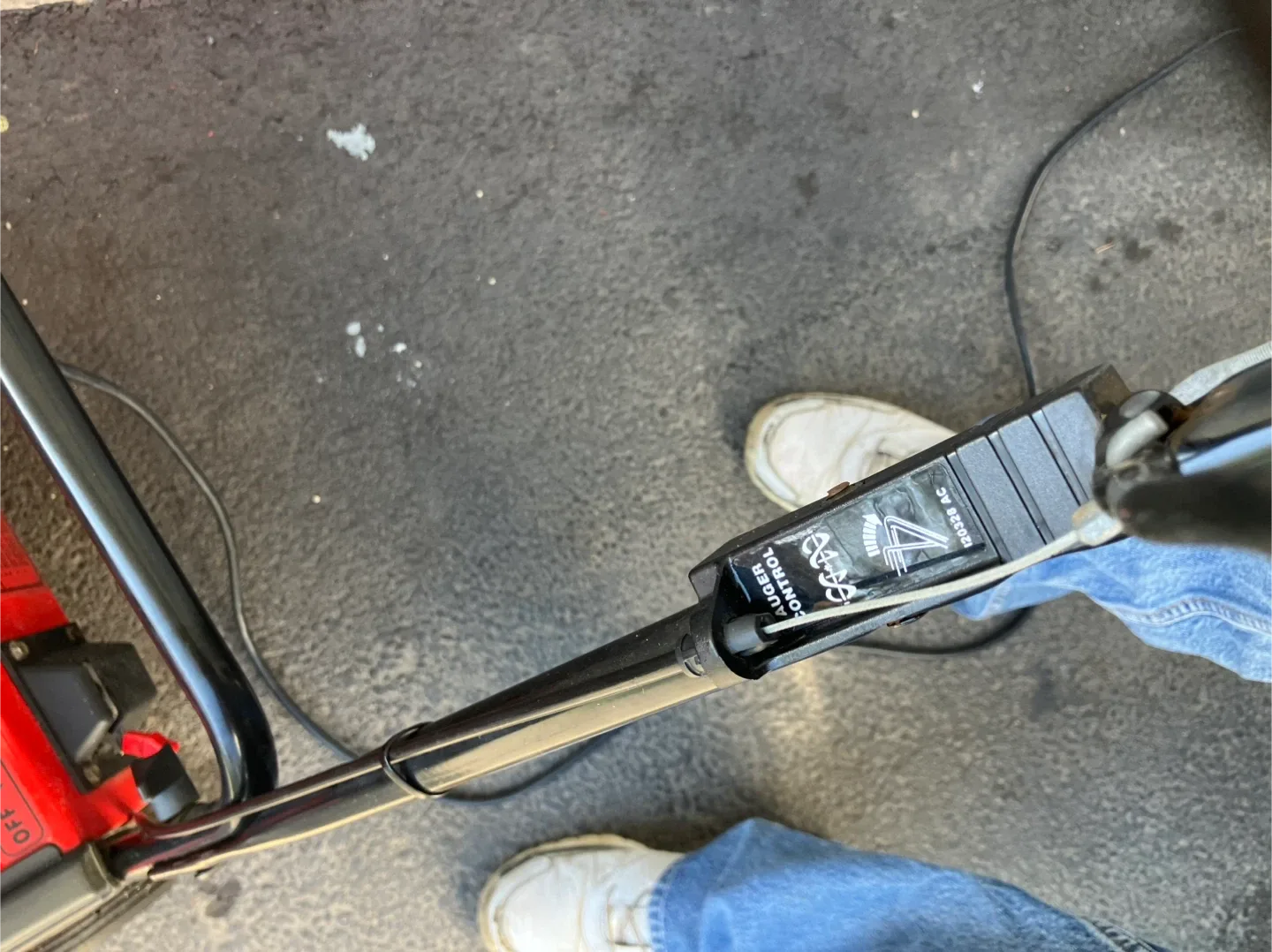 Yard Machines 4.5HP/21" Electric Start Snow Blower image indicator(5)