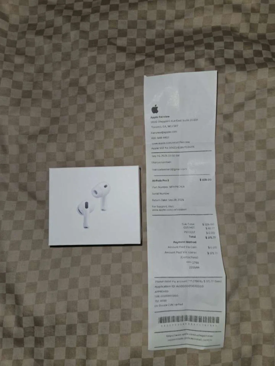 Apple AirPods Pro 3 Gen - Like New! image indicator(4)