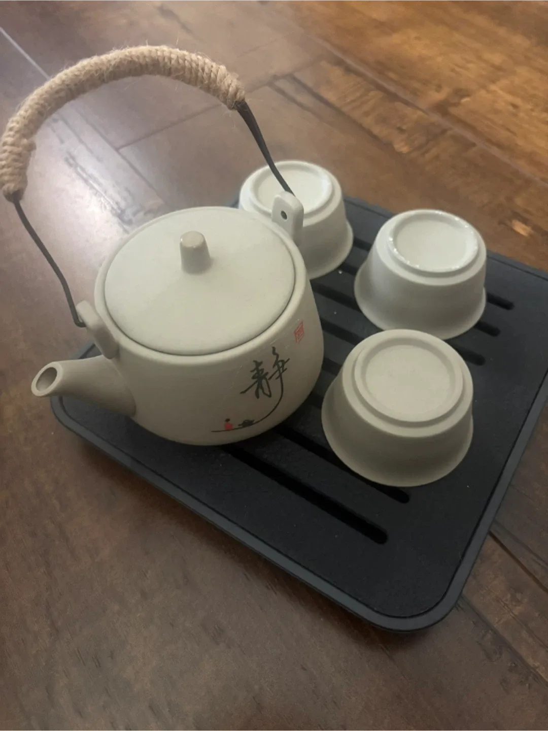 Tea Set with Teapot and Cups image indicator(2)