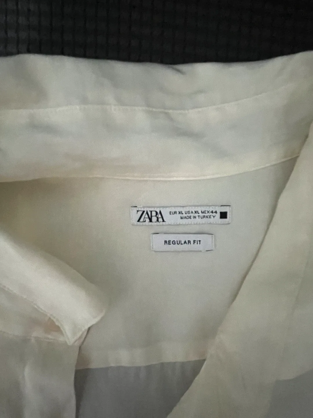 Zara White Button-Up Shirt - XL image indicator(3)