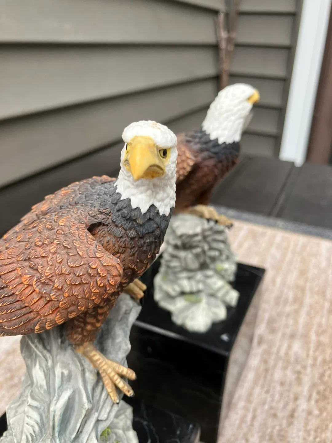 2004 Eagles Club Statue Figurine image indicator(3)