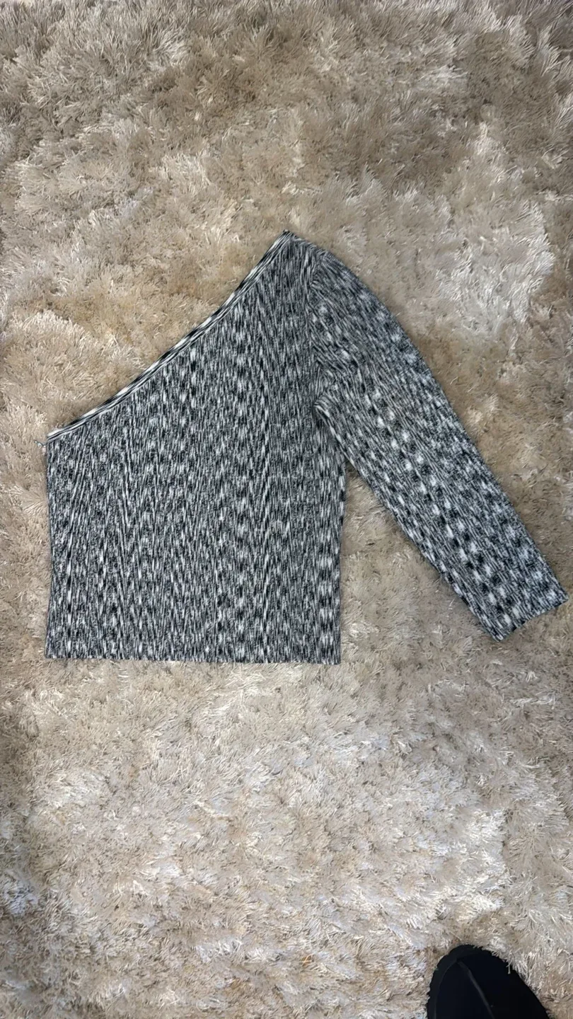 One-Shoulder Long Sleeve Top