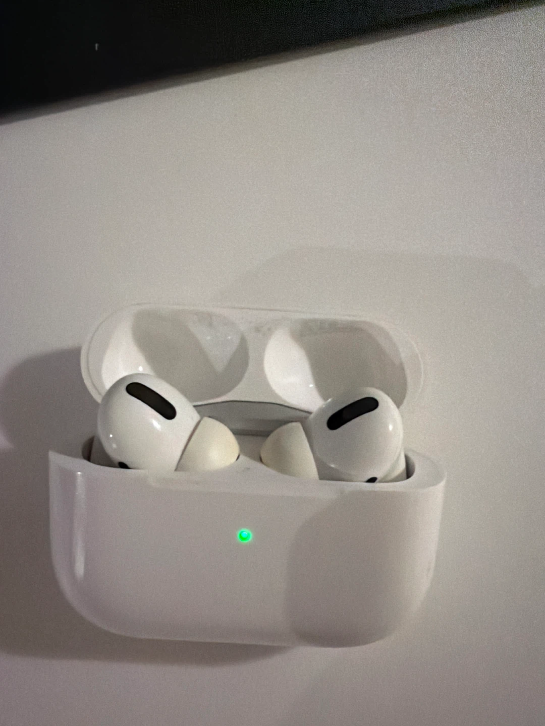 MOVING OUT SALE! Apple AirPods Pro - photo 2