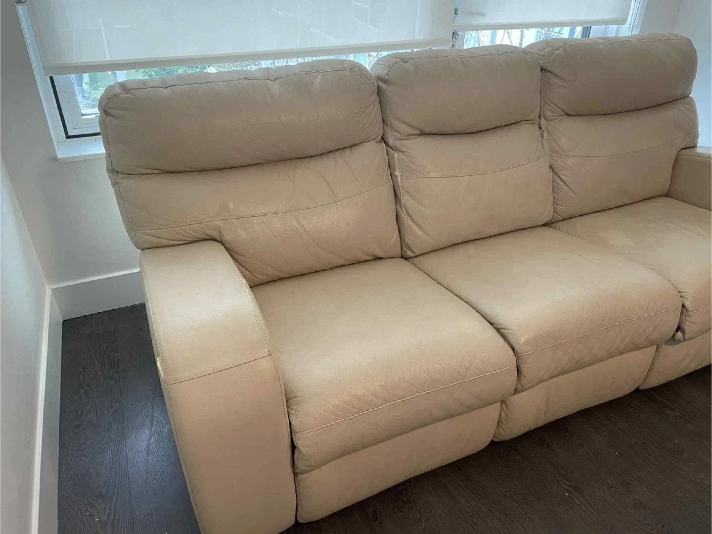 Beige Leather Reclining Loveseat with Console image indicator(7)