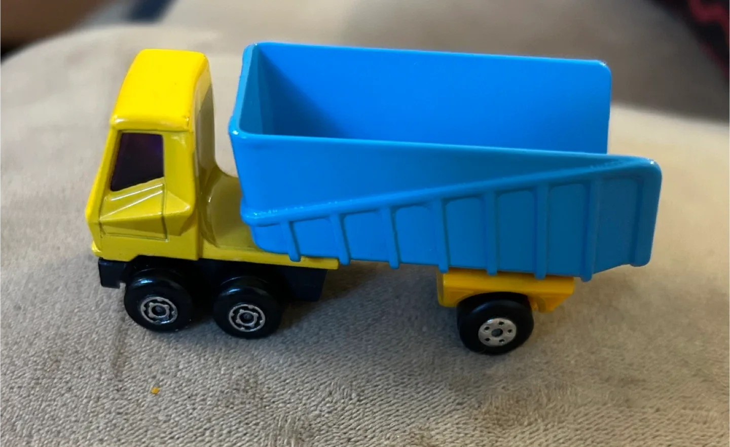 Lesney Matchbox 1973  Truck No Labels Mint Boxed image indicator(7)