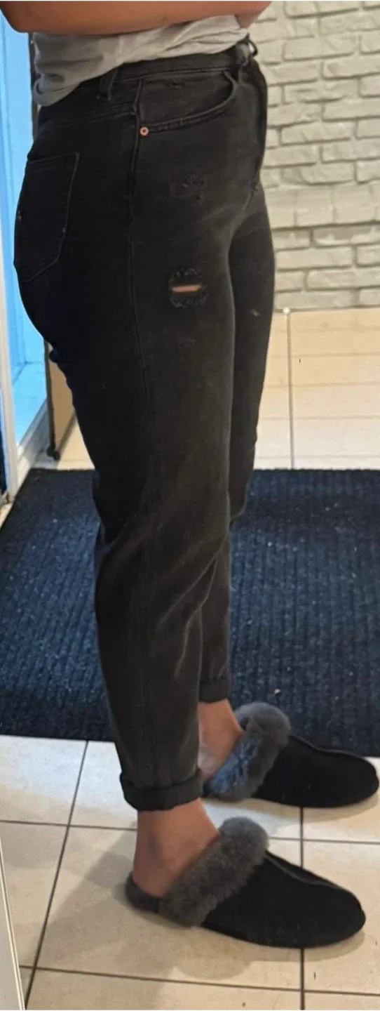 Black Distressed Jeans image indicator(3)