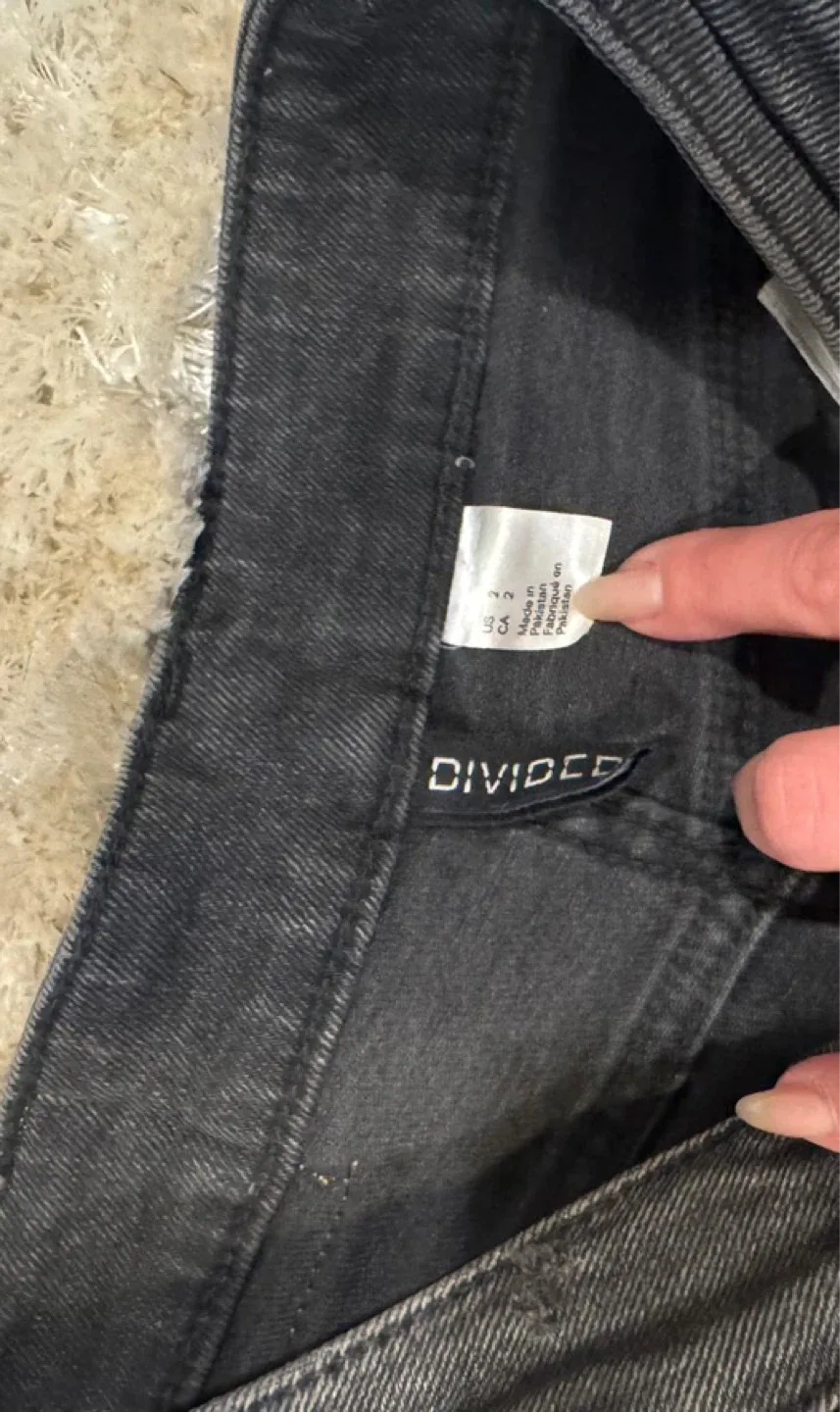 Black Distressed Jeans image indicator(4)