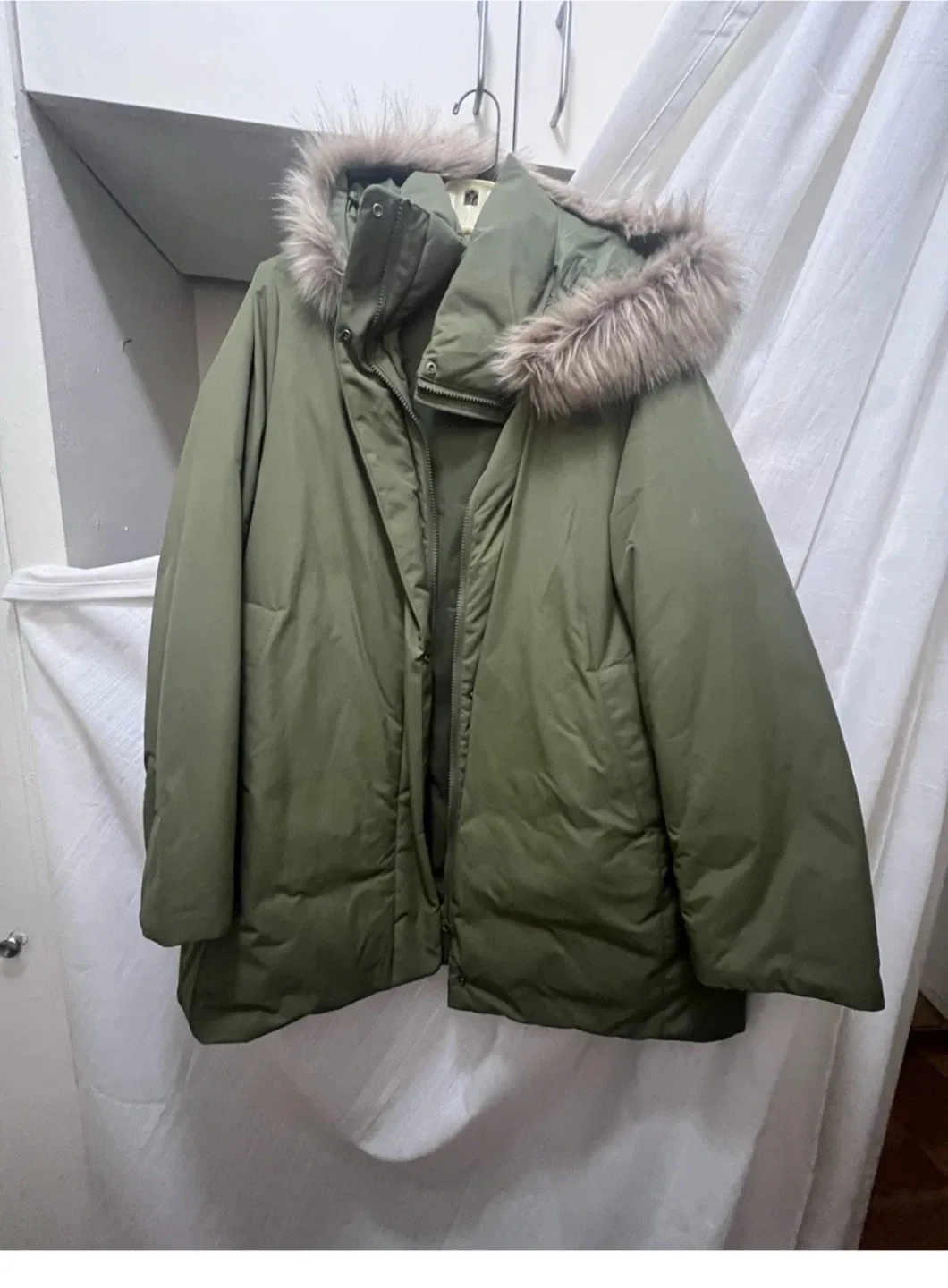UNIQLO Olive Green Down Jacket - Size L