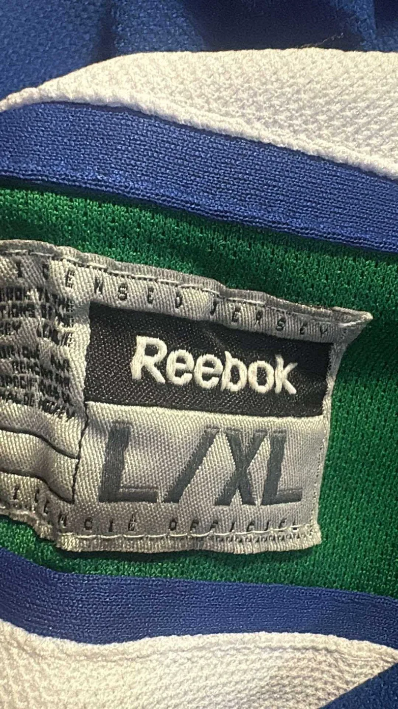 Reebok Canucks Jersey - Size L/XL image indicator(3)