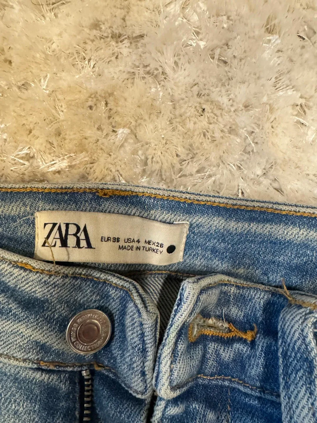 Zara Jeans - Size US 4