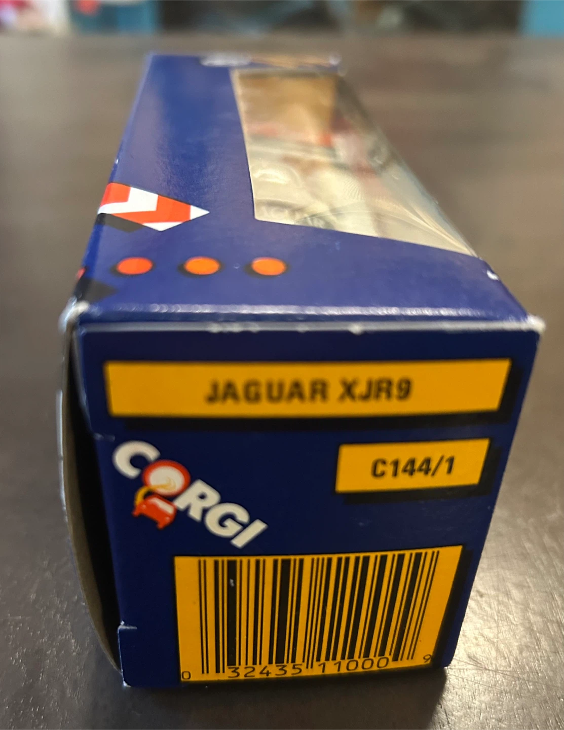 Corgi Jaguar XJR9 Castrol #66 Scale 1:43 Near mint In Box - photo 2